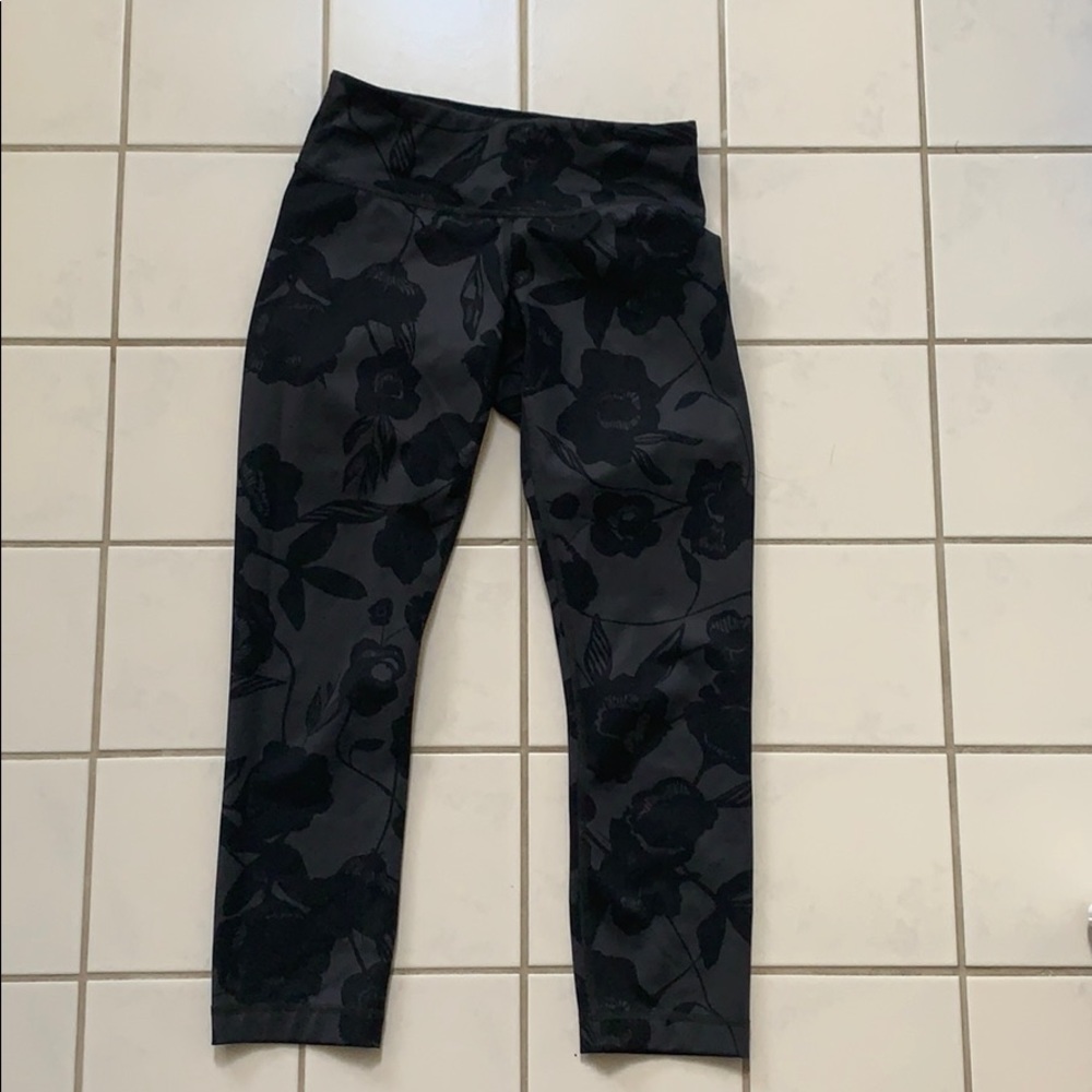 Lululemon cropped leggings. Size 2